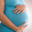 Terhes nő a képen